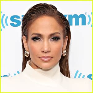 jennifer lopez nudo|Jennifer Lopez Poses Nude in JLo Body Photo Shoot